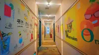Daqing fruit holiday Fashion Hotel