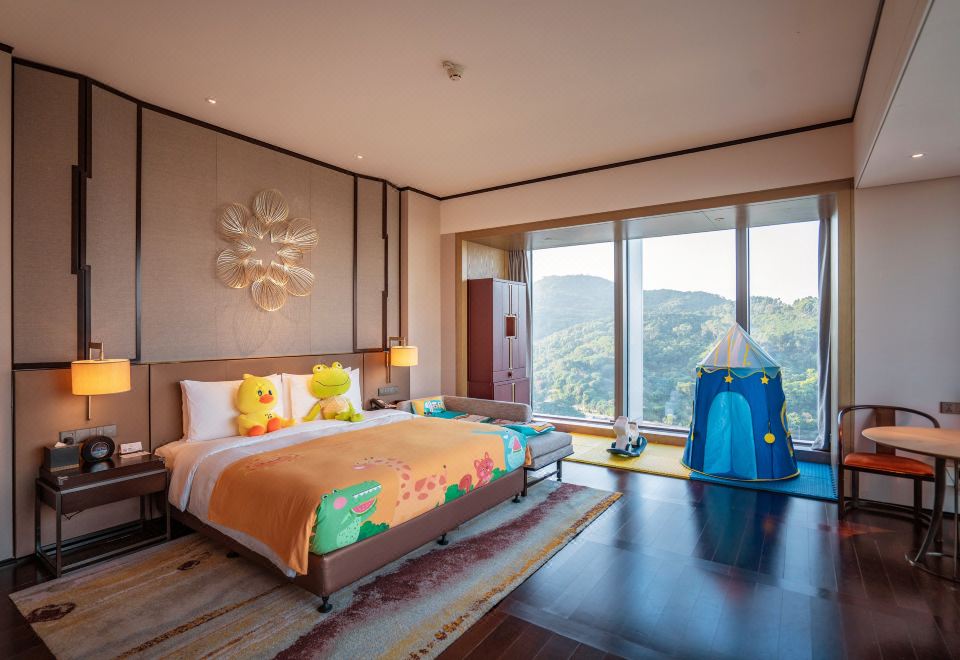 豪华房（超大床+海沧大桥景观+小童主题）