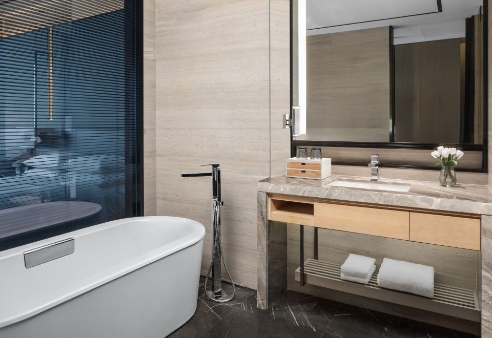 高楼层城市景观特大床房·俯瞰CBD璀璨夜景