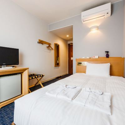 【禁菸】小型雙人床 14㎡ （主樓車站側翼） 那霸阿扎特飯店優惠