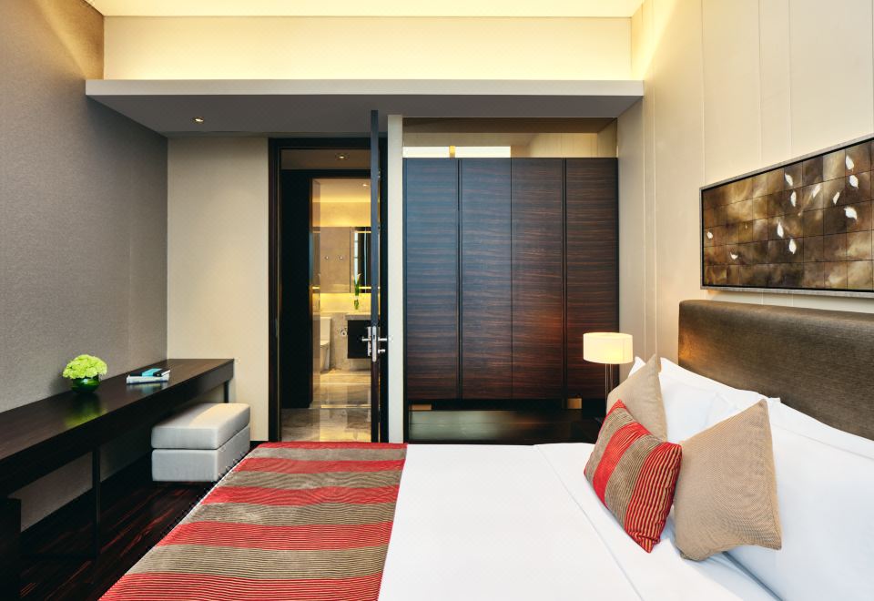 顶层豪华套房（高空景观+超大客厅+厨房+洗衣机+乾衣机）