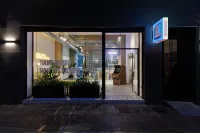 Retroverse Eccentric Stay Hotels in 