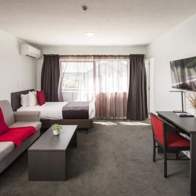Deluxe One Bedroom Family Apartment Carnmore Hagley Park Promo Code