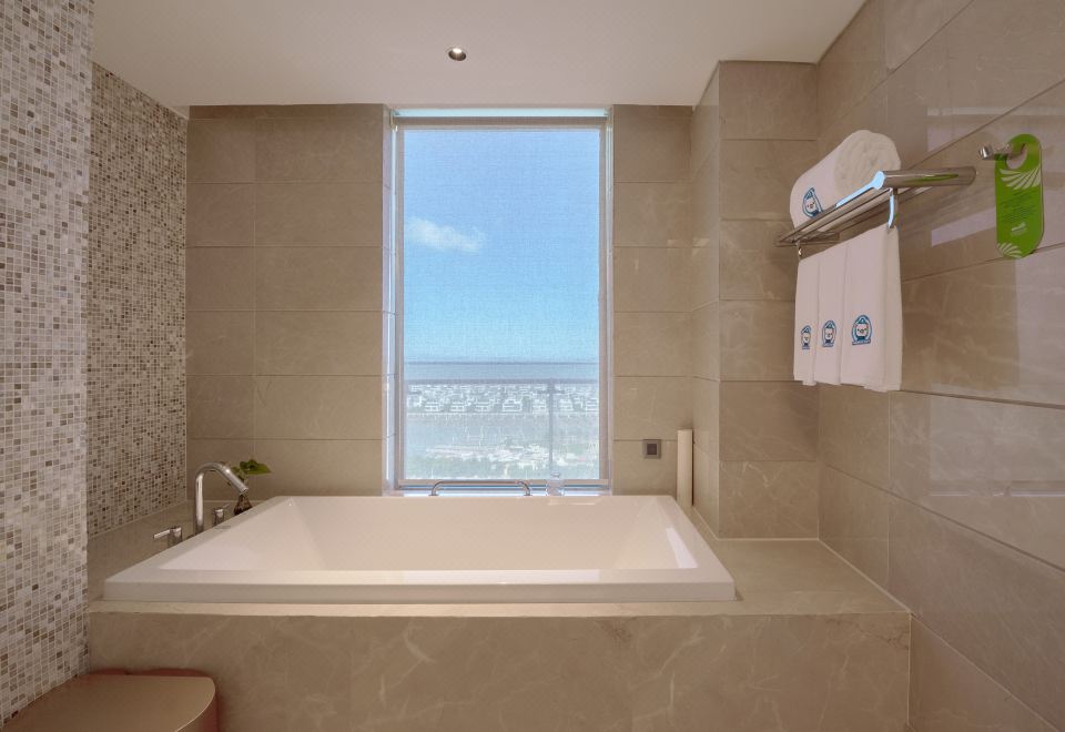 International Conference Center Hotel XiamenOctonauts Family Suite (180° Sea-View, Balcony)