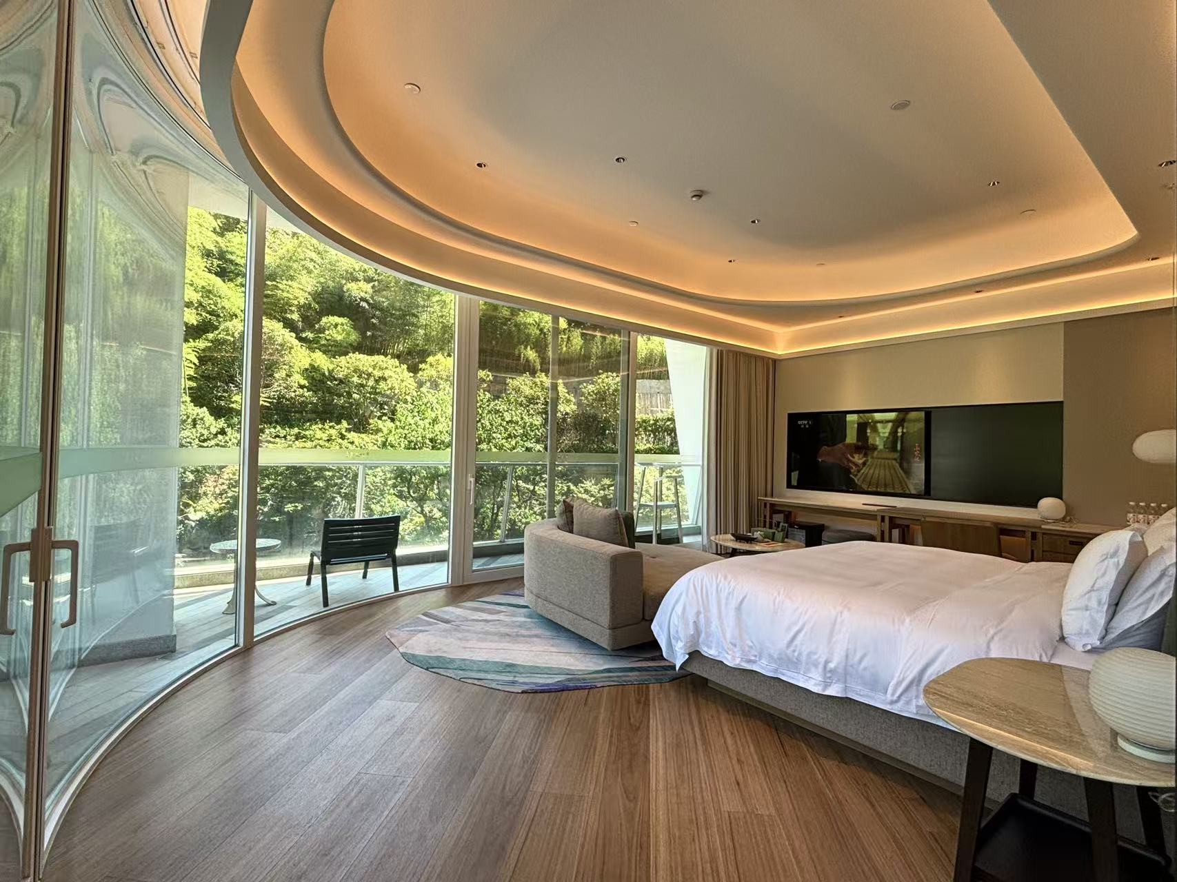 HenTiQue Resort Anji·Mountain View RetreatPremier Panoramic Double Bed Room (Wangshanlou)