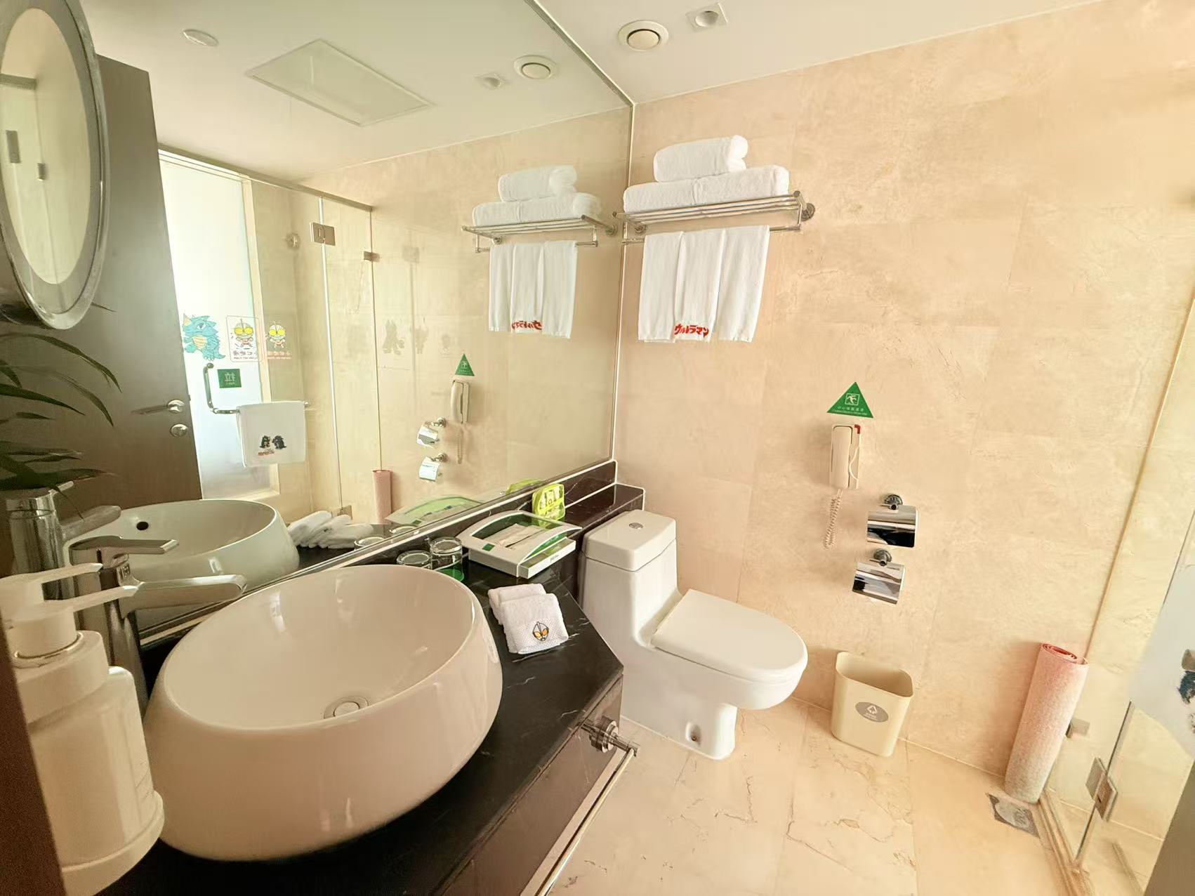 奥特曼亲子主题大床房