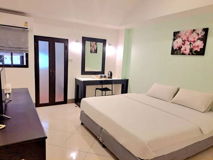 ห้องซูพีเรียร์ เตียงใหญ่ 1 เตียง