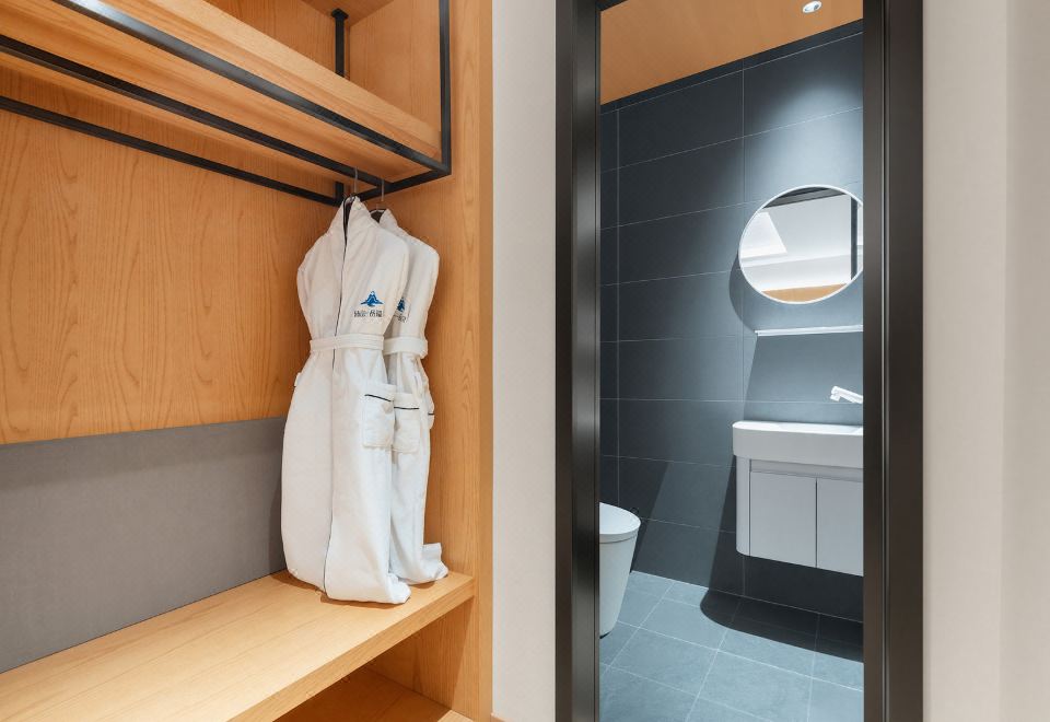 特色庭院私汤大床房（慕思助眠+智能马桶+小冰箱）