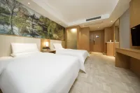 Yayue Hotel (Zhenjiang Railway Station North Square Xijin Ferry Store)