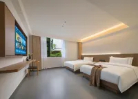 3 min walk · Jihe Homestay (Zhangjiajie Wulingyuan Landmark Gate)  호텔