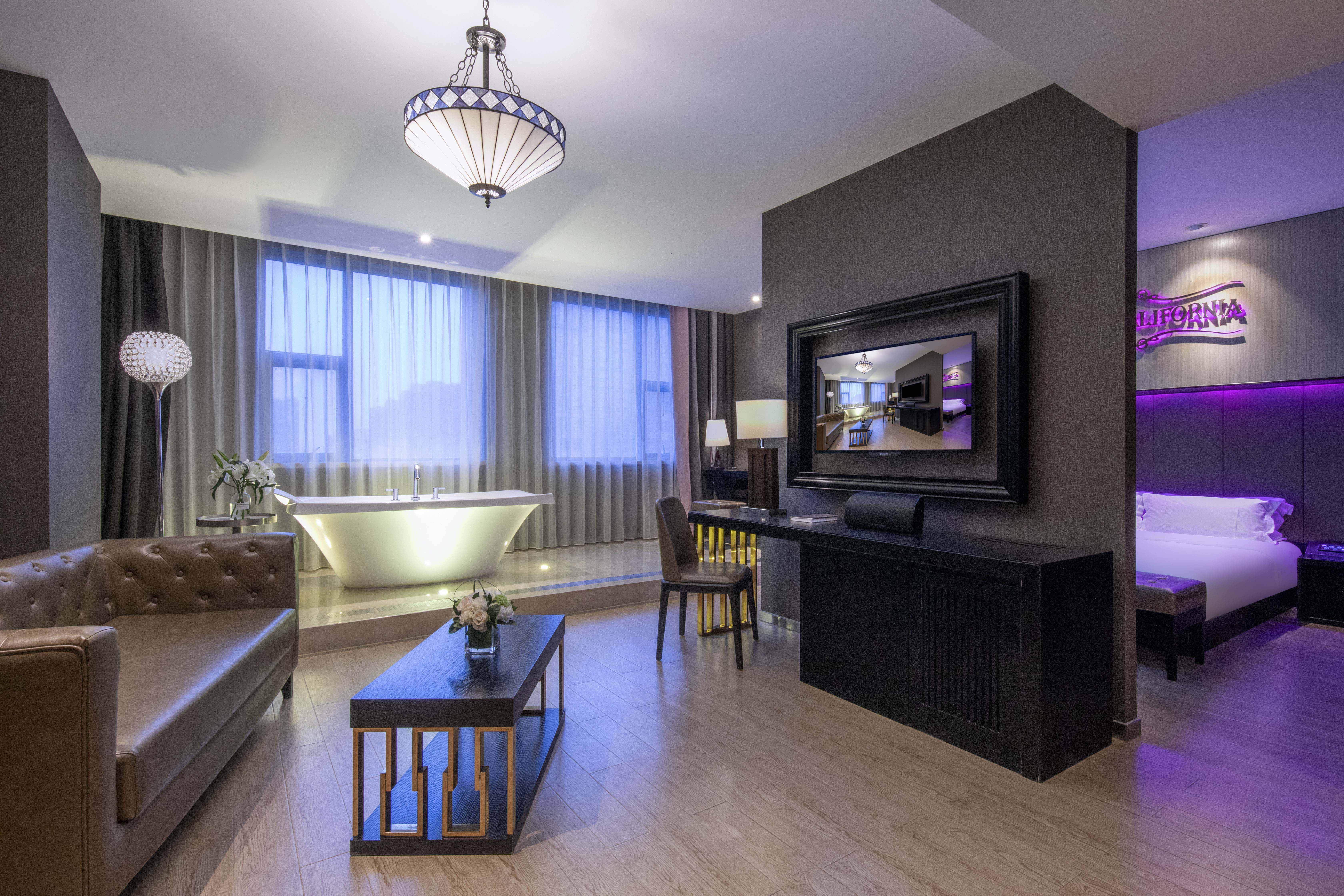 加州旅館（小冰箱＋深度睡眠枕）