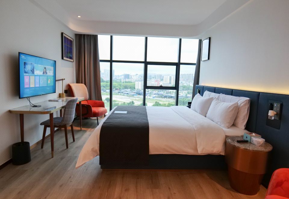 Executive Deluxe Suite (with Tea Table And Zero-Gravity Pillow)