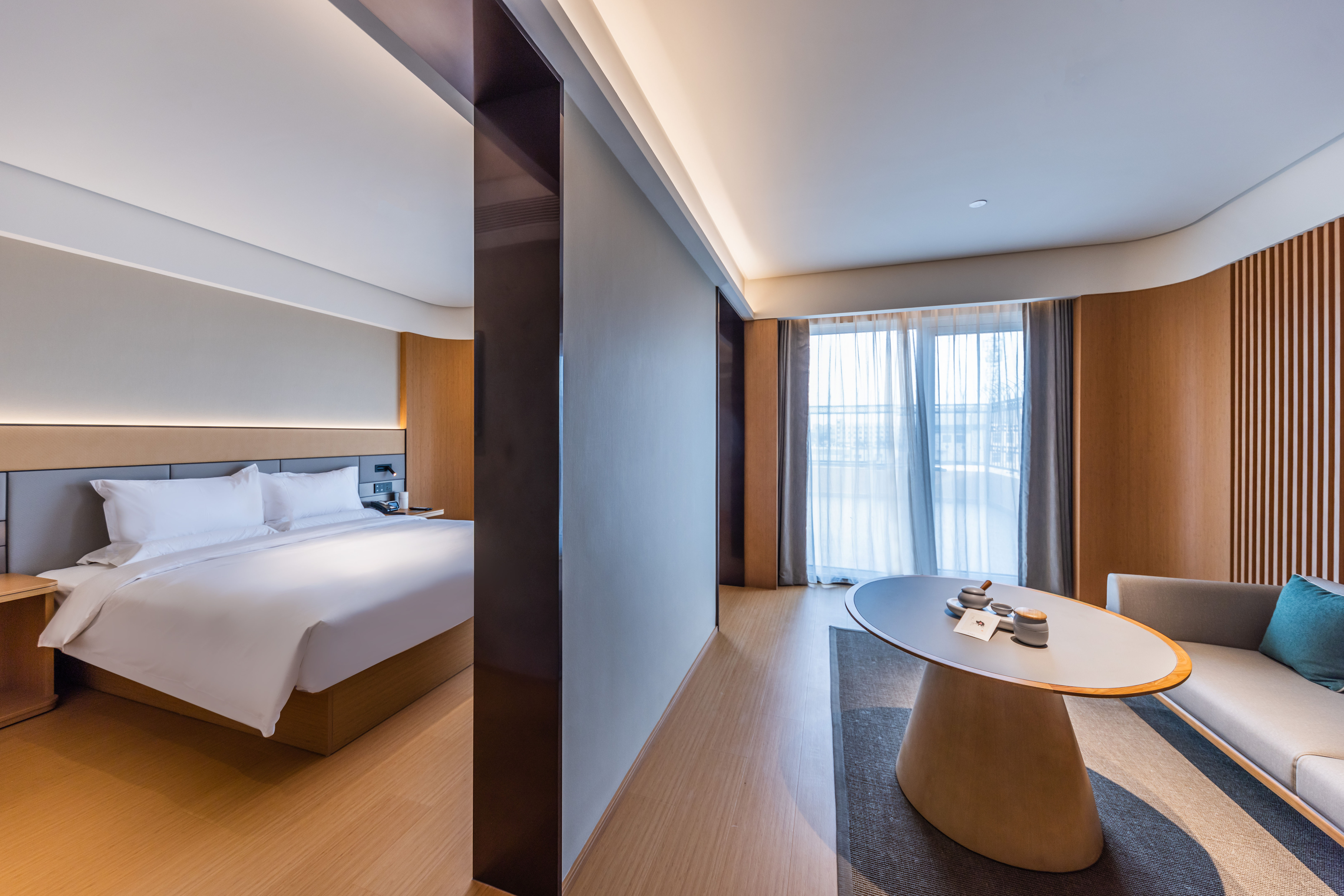 套房【超大露台+投屏电视+迷你冰箱+休闲茶具+2室1厅】