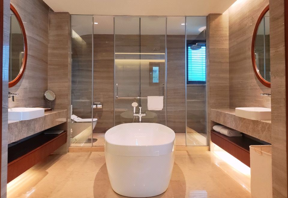 Shanshui Villa HotelRiver-View Grand Deluxe Double Bed Room (Floor-to-Ceiling Balcony)