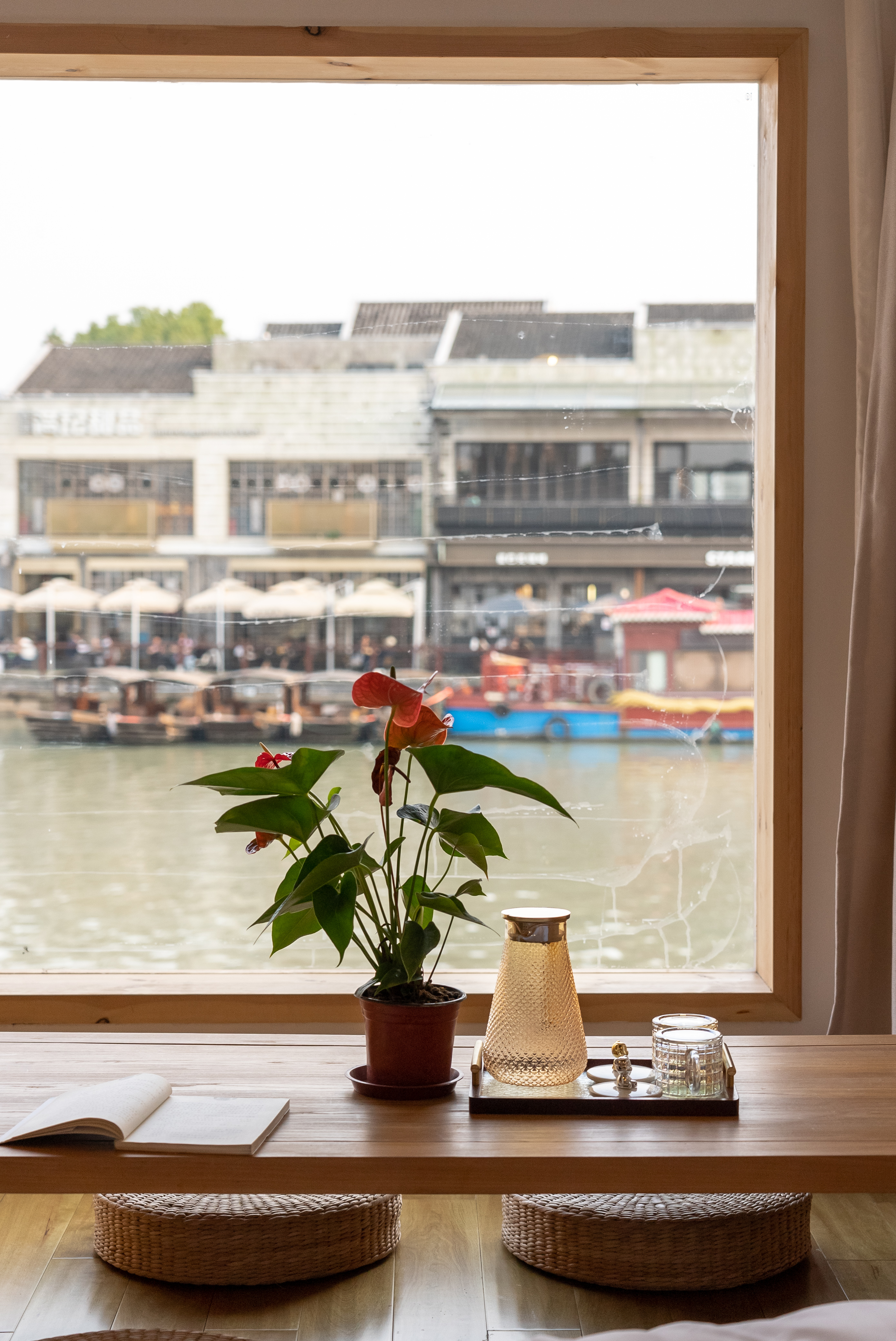 东井·榻榻米房丨小冰箱+高清电视+古桥河景