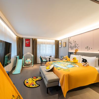 盼酷主題親子房（180°城景） 璞晶唯庭飯店（上海人民廣場新閘路地鐵站店）優惠