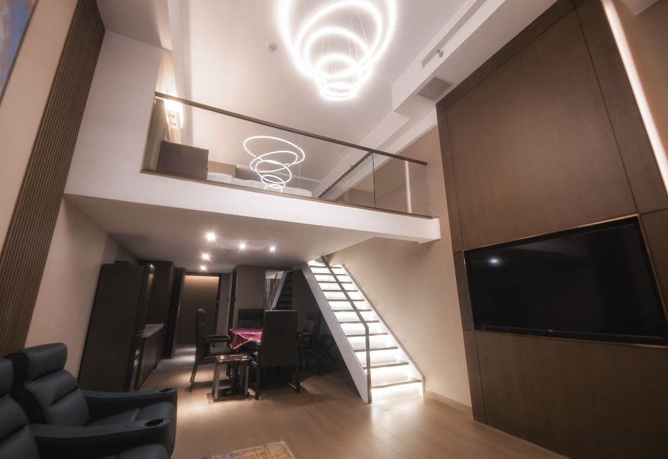 行政复式娱乐房