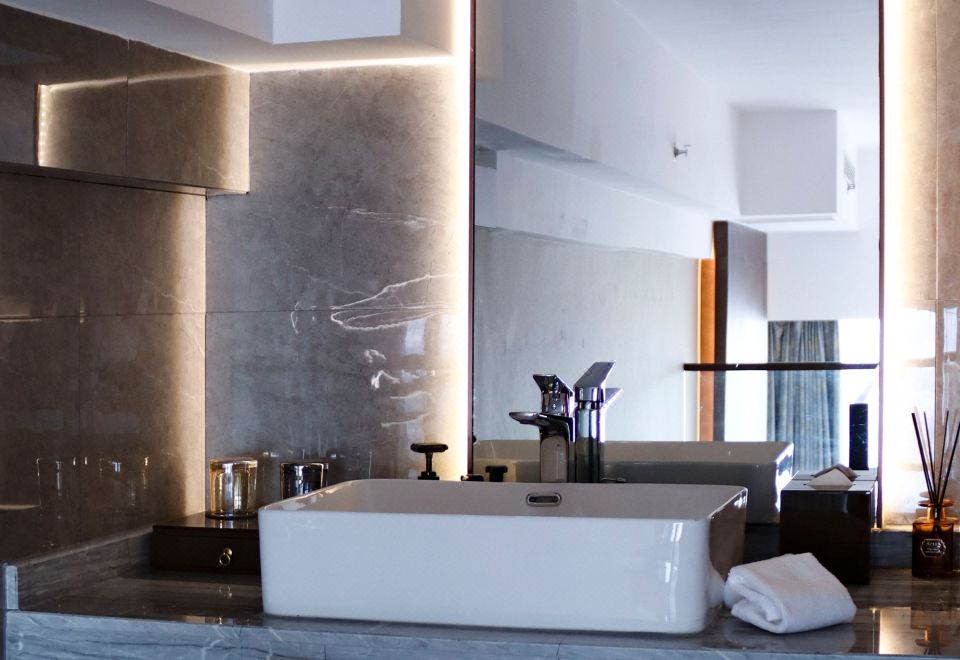 行政复式家庭套房