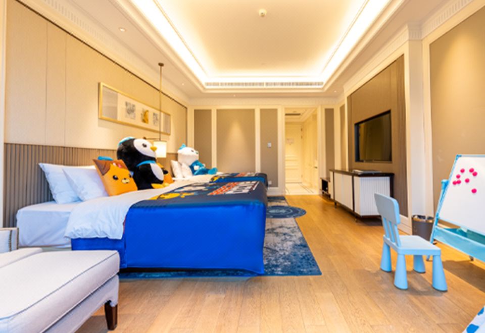 海底小纵队亲子房 -饱览湖光山色