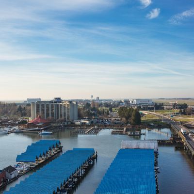 客房 - 帶1張特大號床 - 角落間 威斯汀温哥華機場沃爾中心酒店優惠