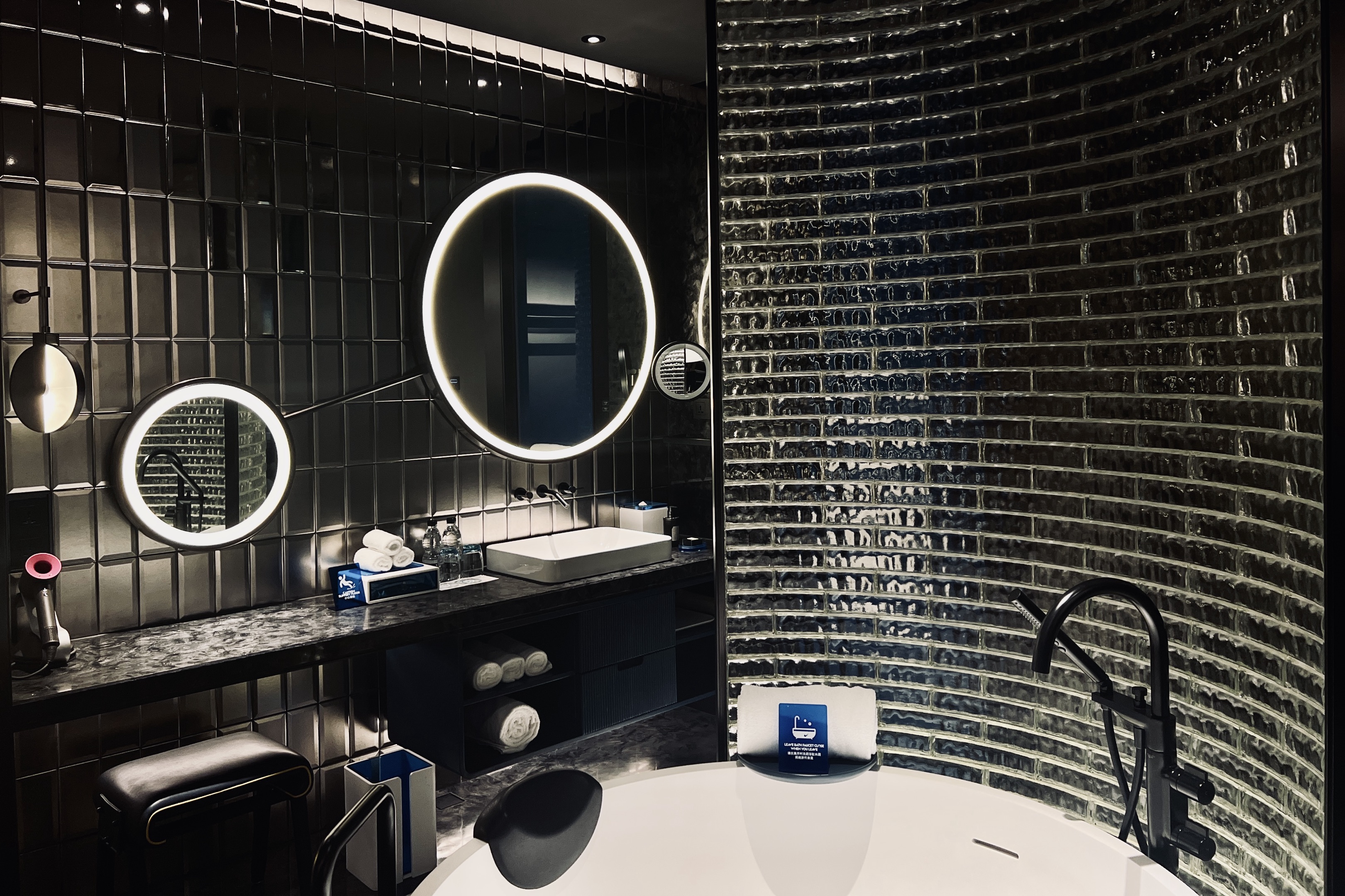 明星浴缸 | 奇妙大床房