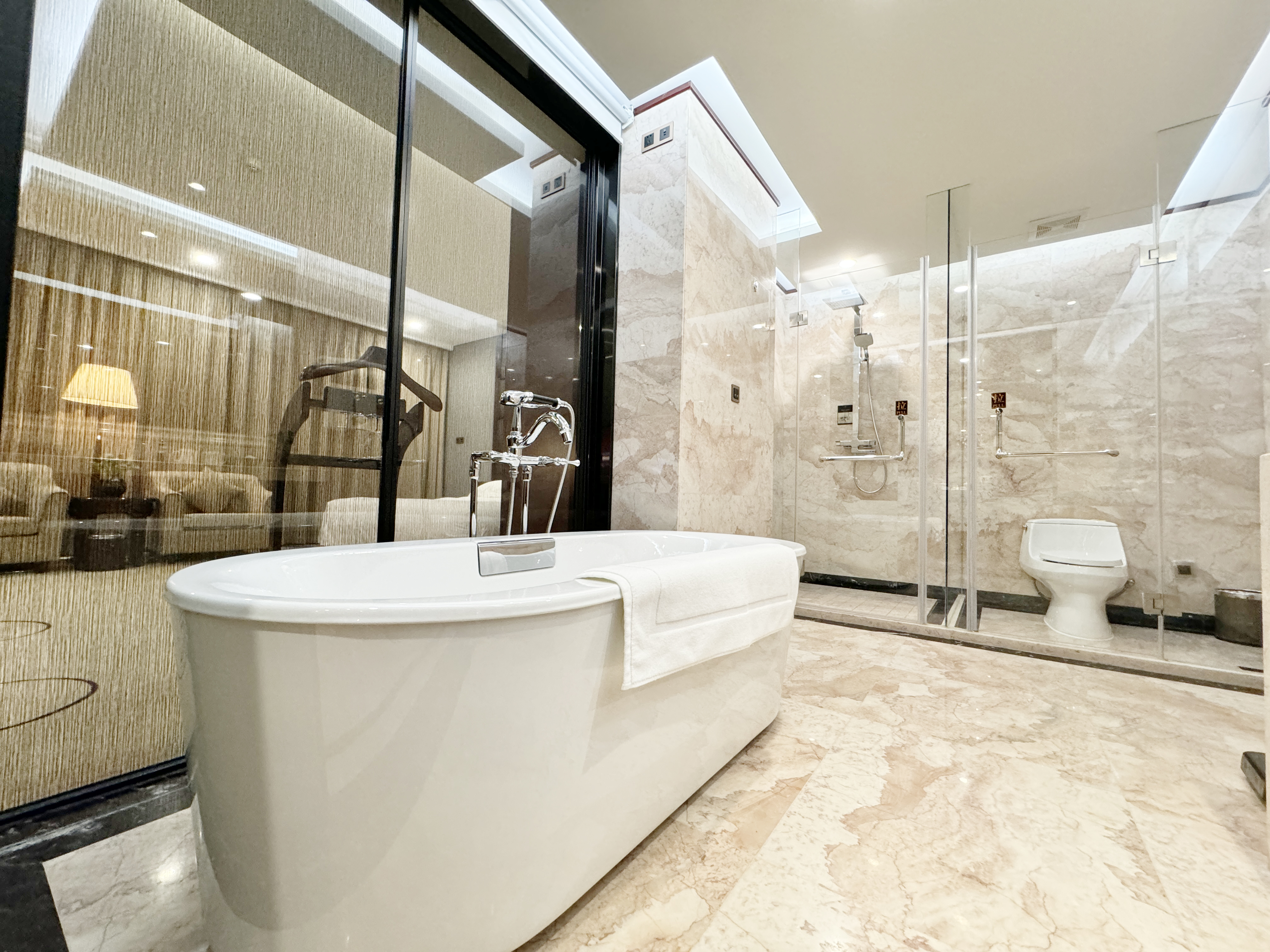 甄選行政大床房