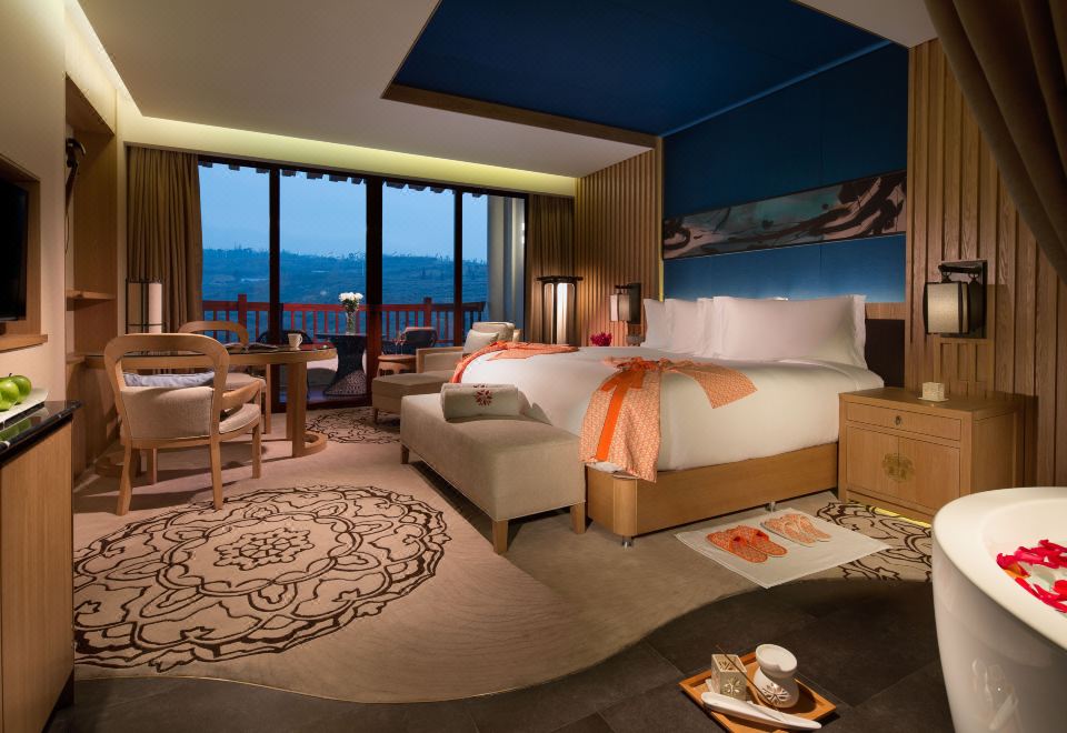 御園大床房（圓形浴缸·落地窗·獨立陽台）