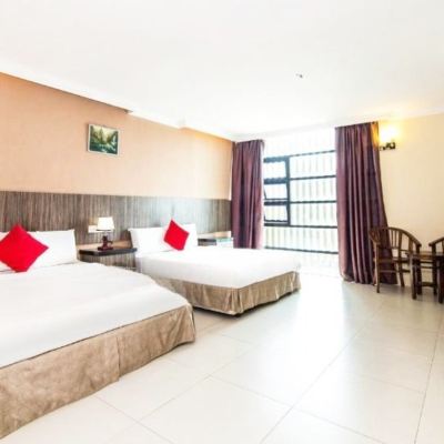 Bilik Family suite Kupon OYO 443 Crystal City Hotel