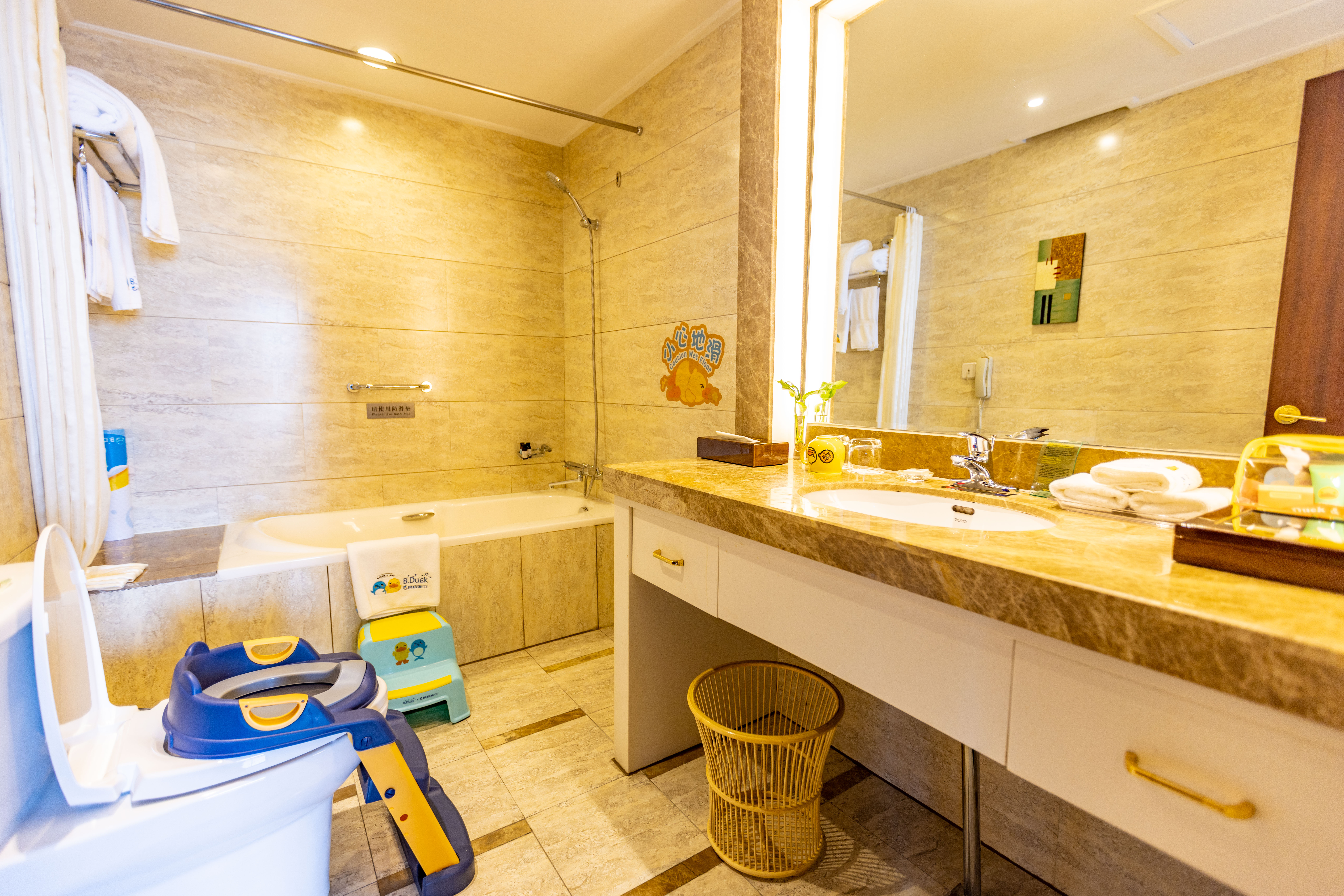 小黄鸭主题亲子套房