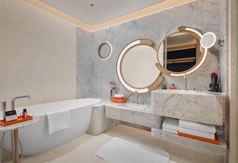 探索家庭海景套房