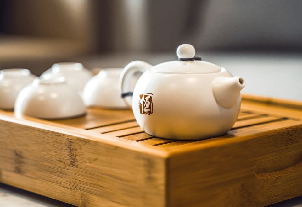 豪華湖景套房（全景浴缸+迷你小冰箱+歐舒丹洗護用品）