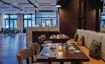Adina Apartment Hotel Hamburg Michel - Housity