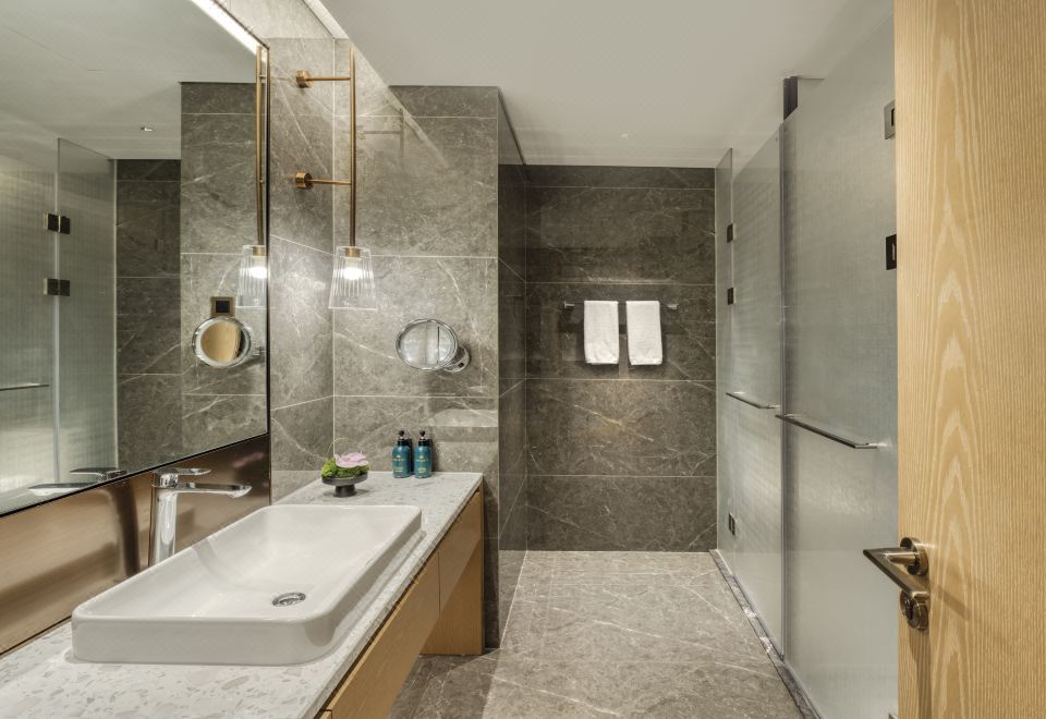 Crowne Plaza Zunhua Hot Spring TownDuplex Hot Spring Villa - 2-Bedroom, Courtyard-View (Pets Allowed)