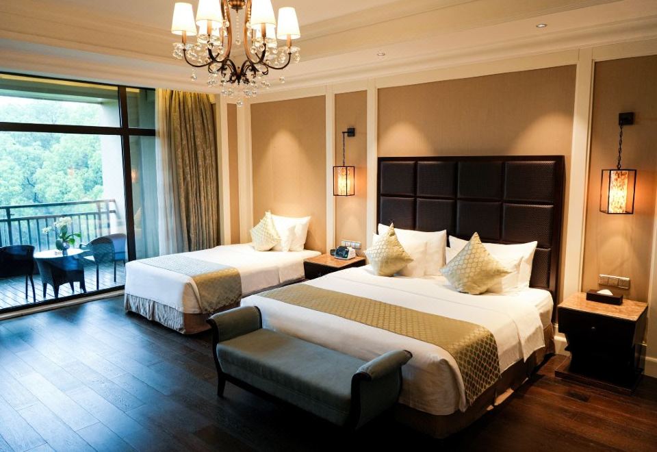 WUXI TAIHU HOTELFamily Room With Courtyard View