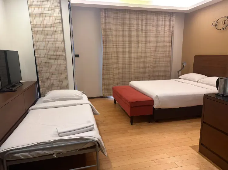 ห้องดีลักซ์สำหรับสามท่าน