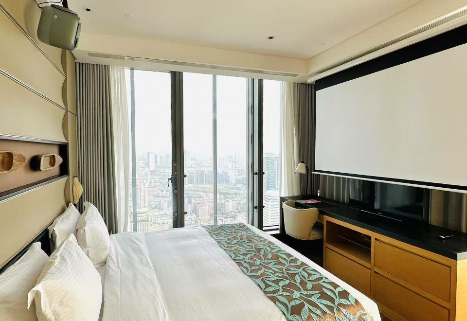 Ascott Central WuxiAudio-visual Deluxe One-Bedroom Suite (90-inch Projection Screen + XGIMI M03 Bluetooth Remote)