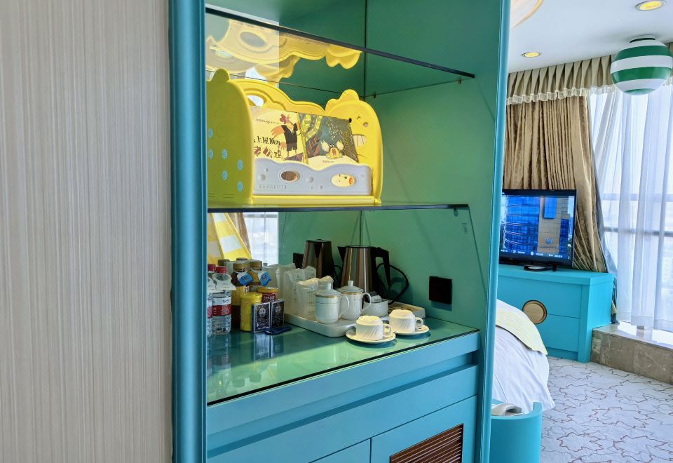 糖果飞屋主题家庭房（童趣木屋丨多巴胺帐篷丨玩具桌）