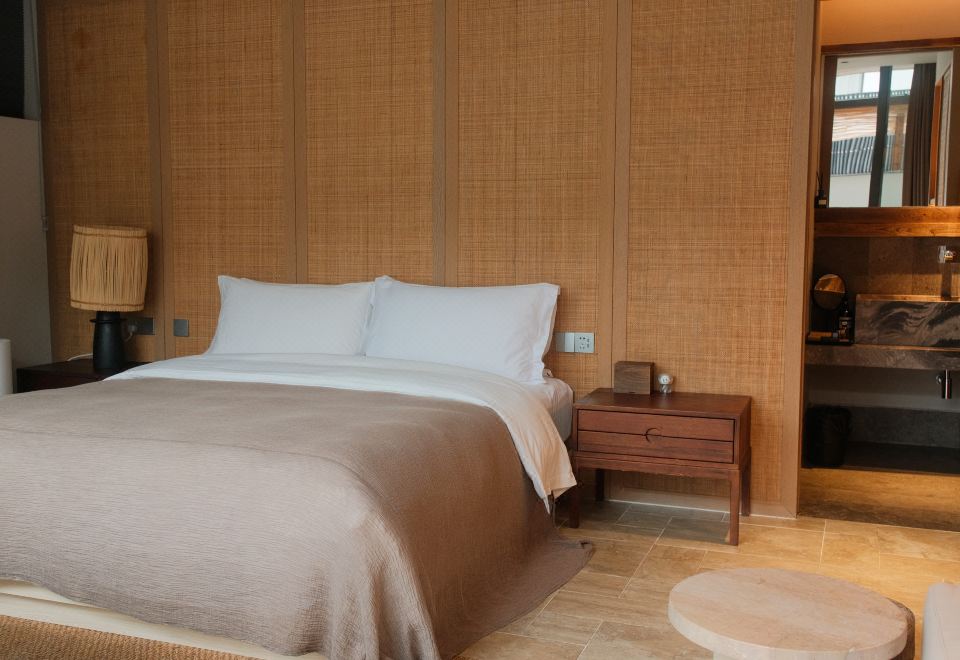 柏露泡池大床房