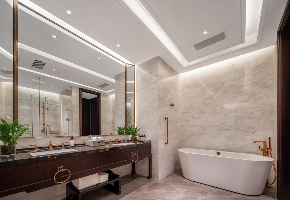 白鹿套房（按摩浴缸+按摩椅）