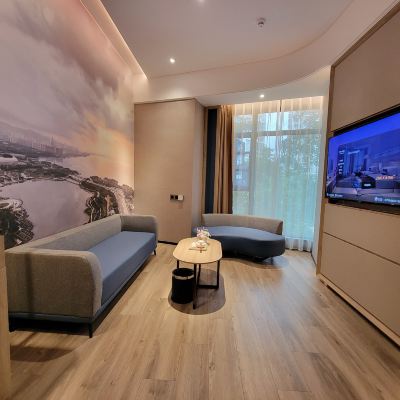 尊致商務套房一房一廳（大落地窗+功夫茶具+零圧床墊） 深圳奈威S飯店（西麗地鐵站店）優惠