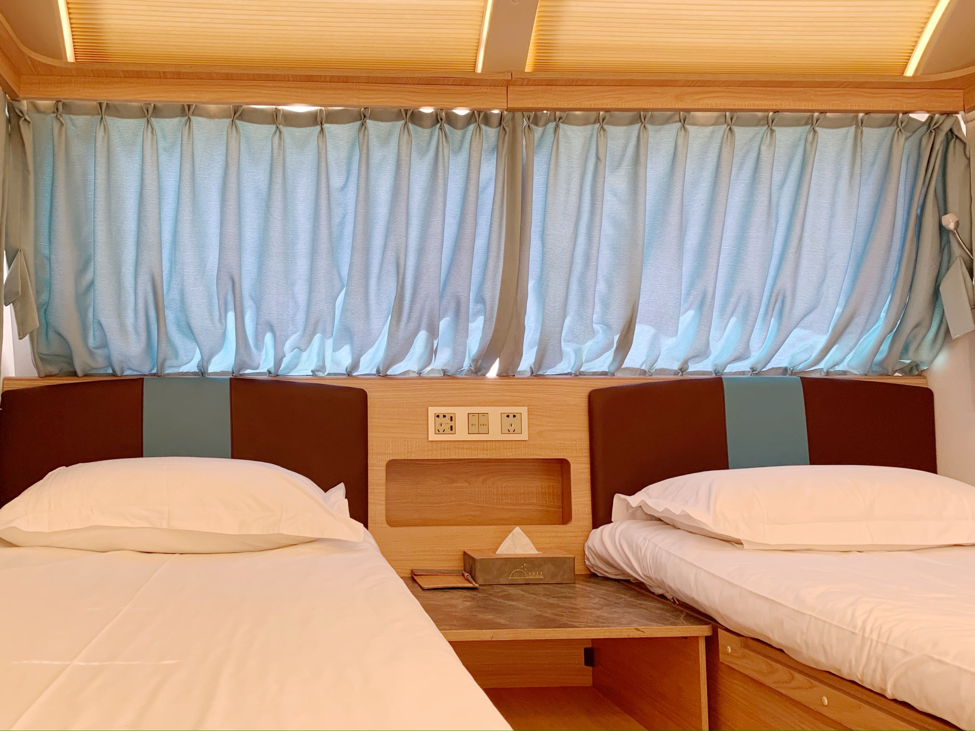 星湖秘境|房车供氧双床房-星空天幕