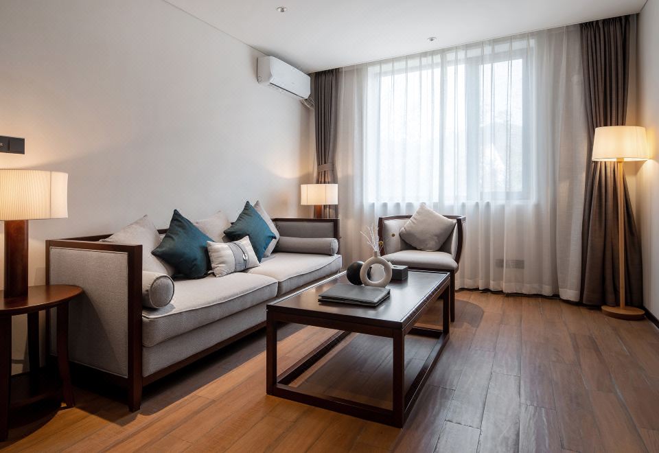 Beijing Placid Lake Resort HotelSuite