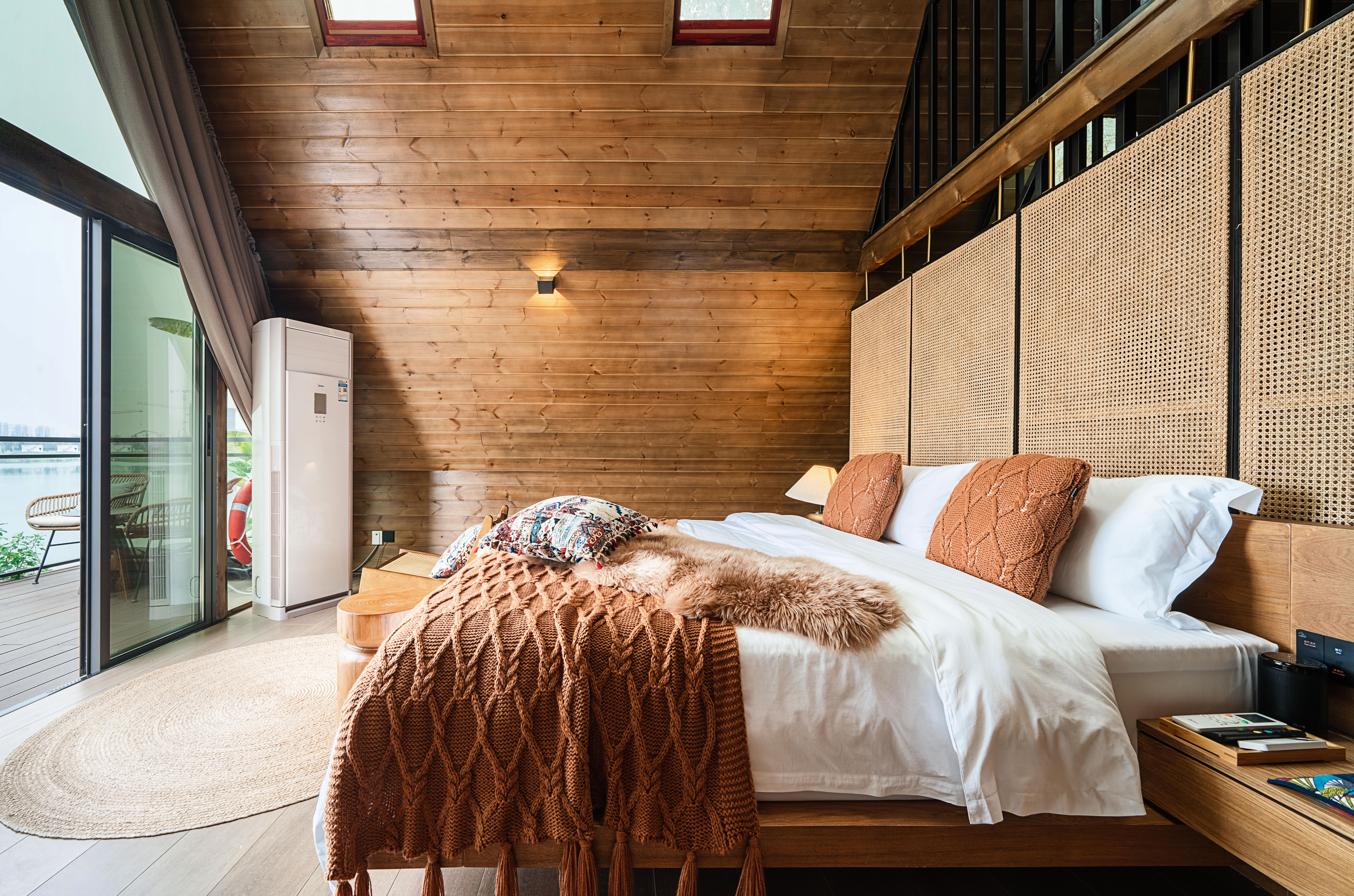 云海.360°湖景大床房「湖景陽臺·陽臺浴缸·湖景花園」