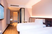 HanTing Hotel (Dezhou Linyi Yingxi Avenue Zhongwei Mingjun)