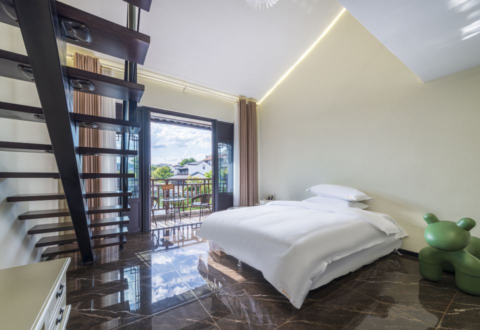 Zhenhu Homestay (Jiandemeicheng Ancient Town)Longshan Street|Lake View Terrace Parent-Child Loft Family Room