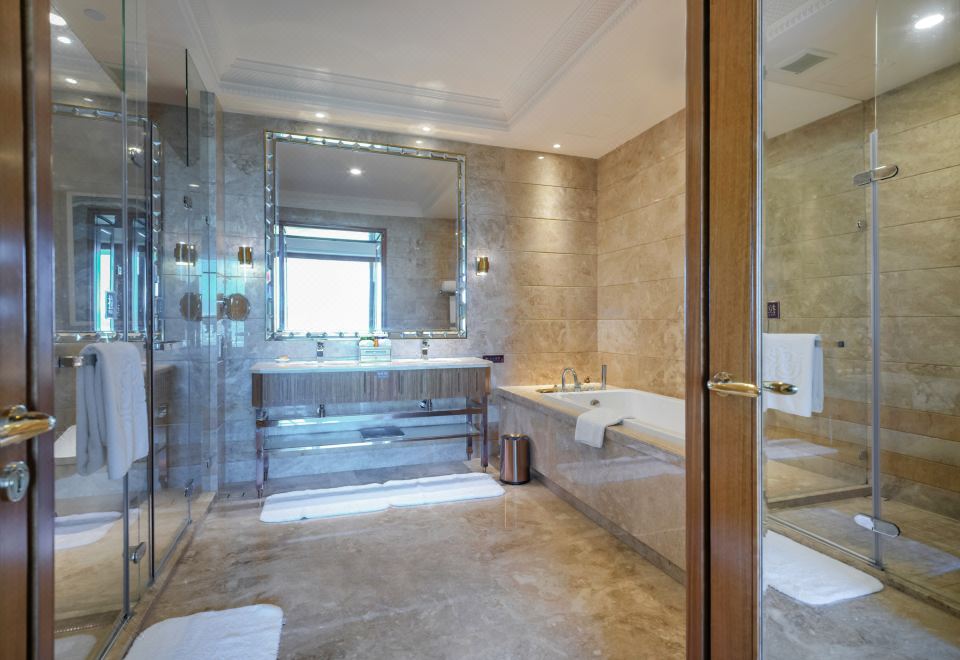 Chateau Star River QingdaoDeluxe City-view Suite