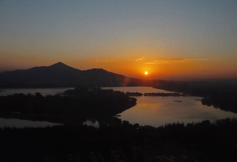 豪华景观大床房·览魅力山景