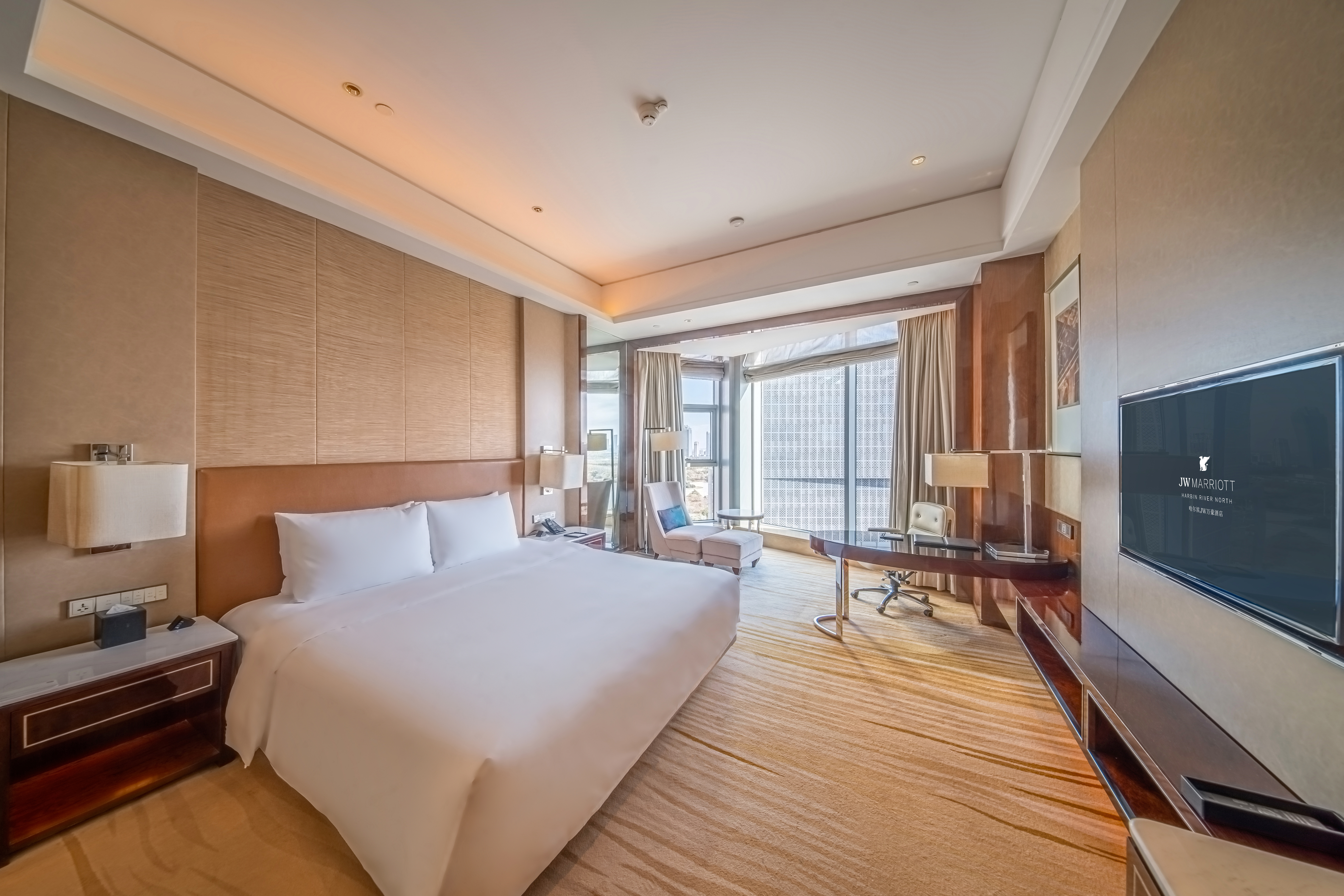 尊贵江景大床房