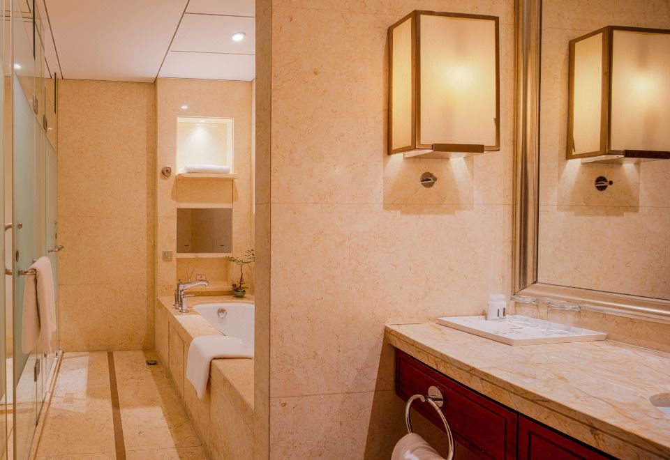 GRAND NEW CENTURY RESORT Siming Lake YuyaoDeluxe Lake-view Queen Room