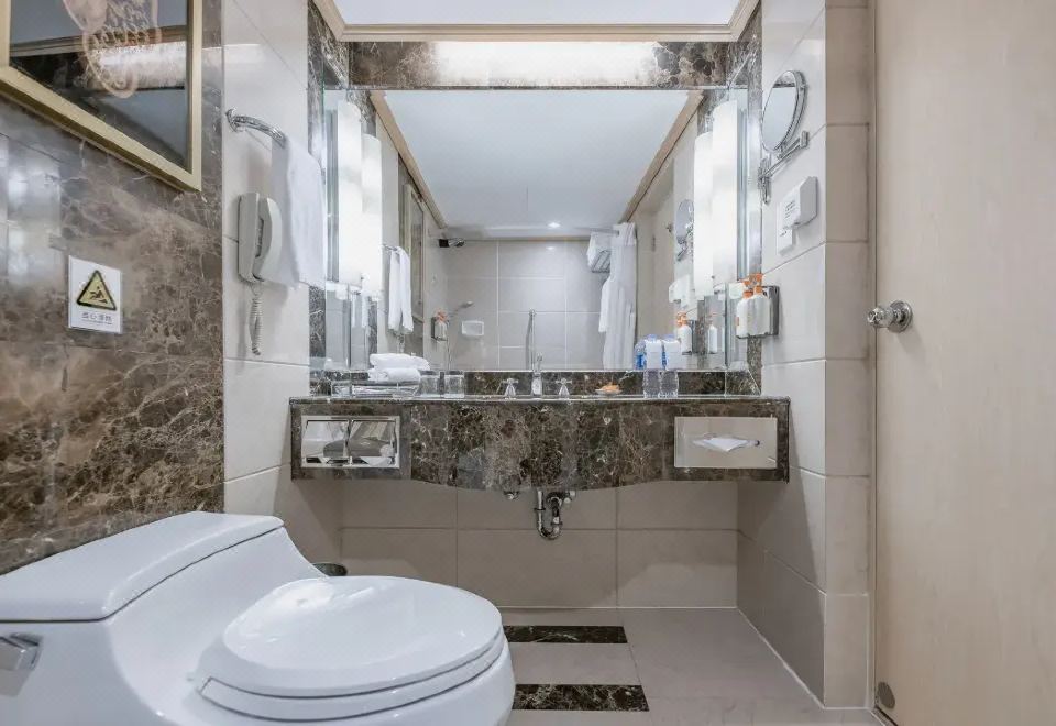 VR主題高級雙床房（VR全景游戲+時空漫步+星際影院）